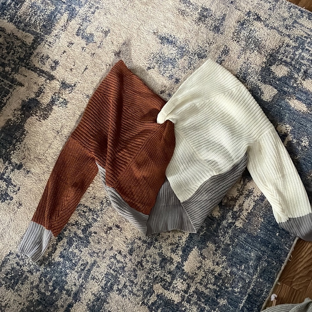 Color Block Sweater - Picture 2 of 2